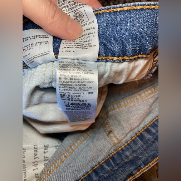 Levi Strauss & Company 505 blue jeans, 34 W and 32 L - Picture 8 of 9